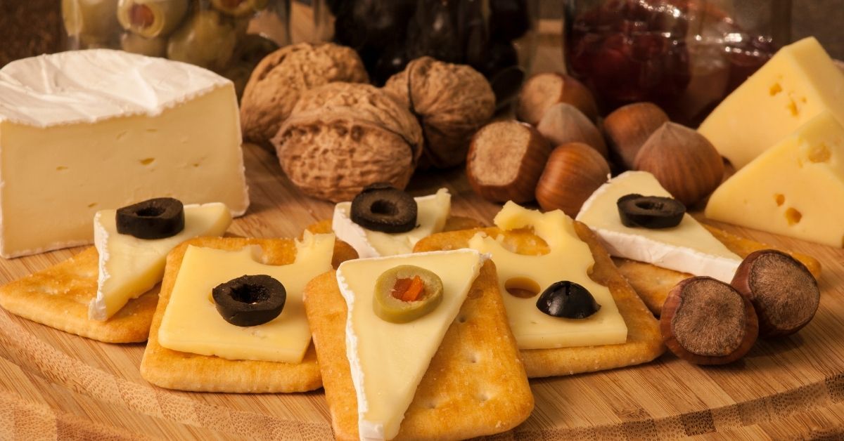 υγιεινά σνακ κράκερ τυρί 