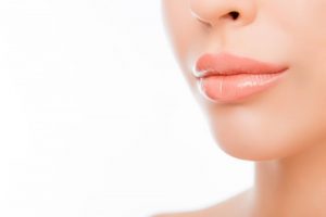 Πλαστική χειρουργική στα χείλη: Τι είναι το lip lift;