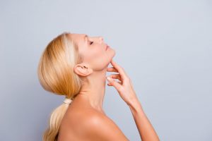 Λαιμός: Αντιμετώπιση με Botox ή πλαστική;
